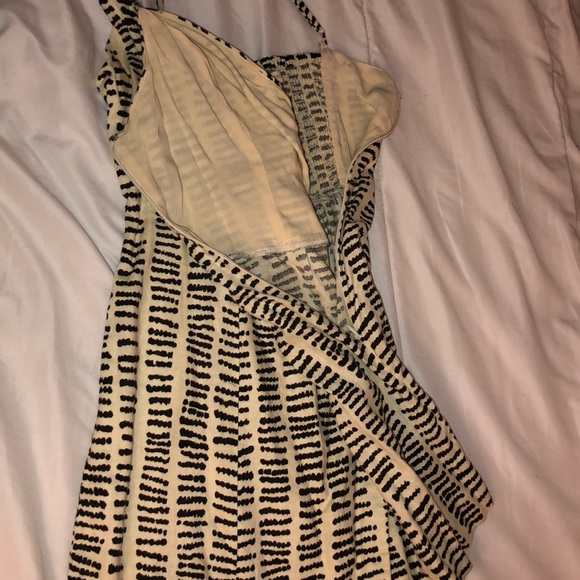 Urban Outfitters Romper - Picture 3 of 3